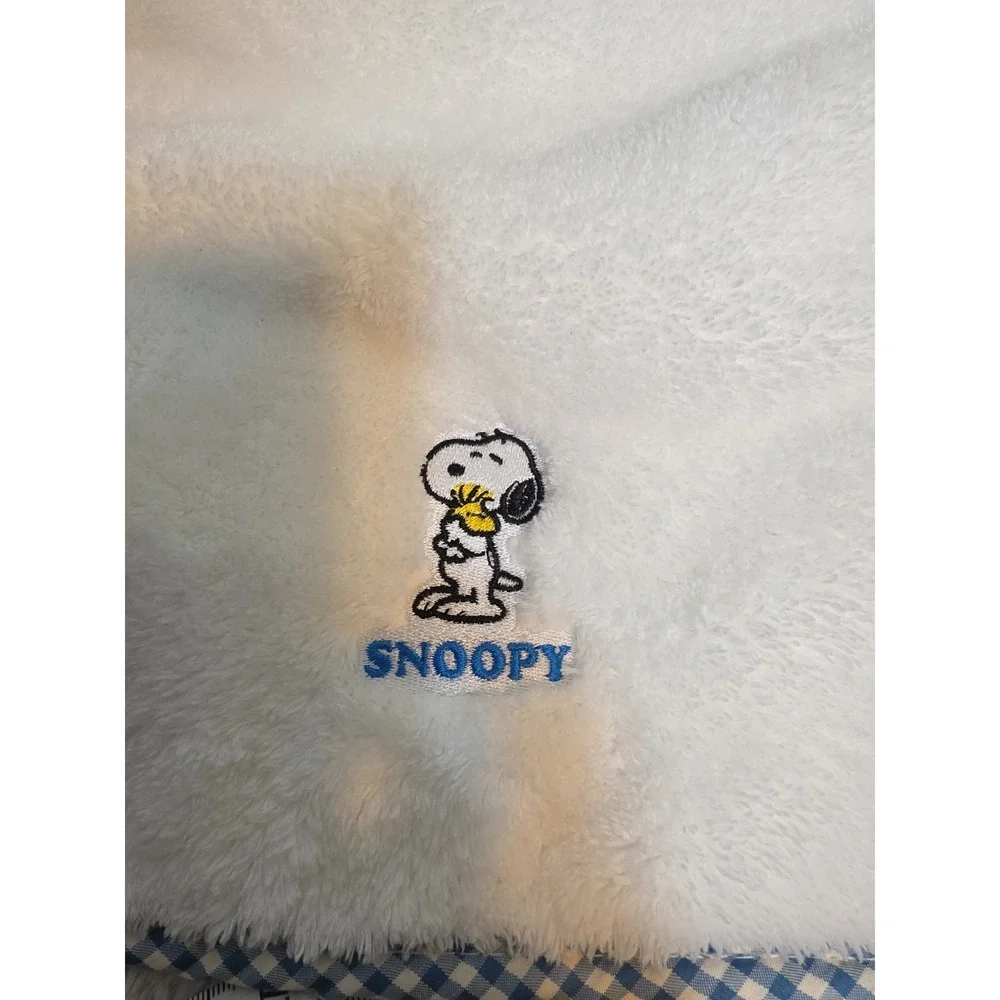 Peanuts Snoopy White Plush Bath Towel Blue Gingham Trim 2022 35x18